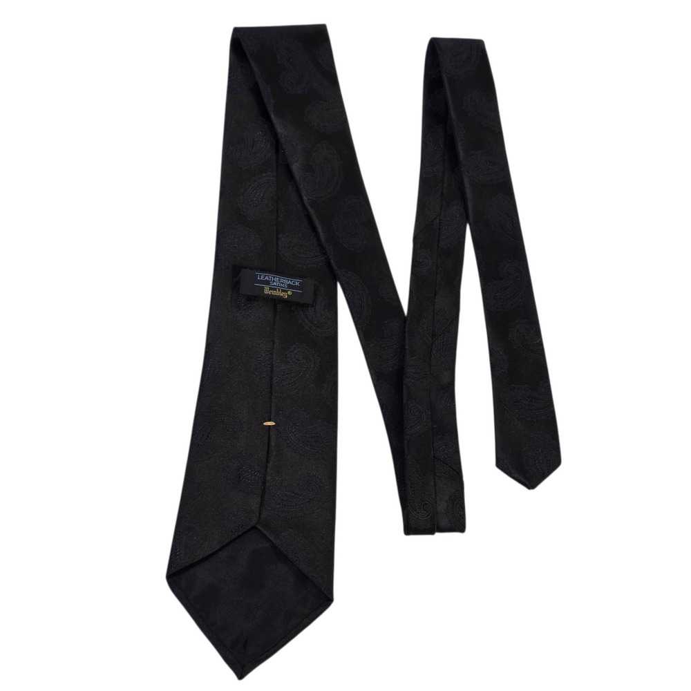 Wembley Black Paisley Silk Blend Leatherback Satin Men's Necktie Tie Vintage